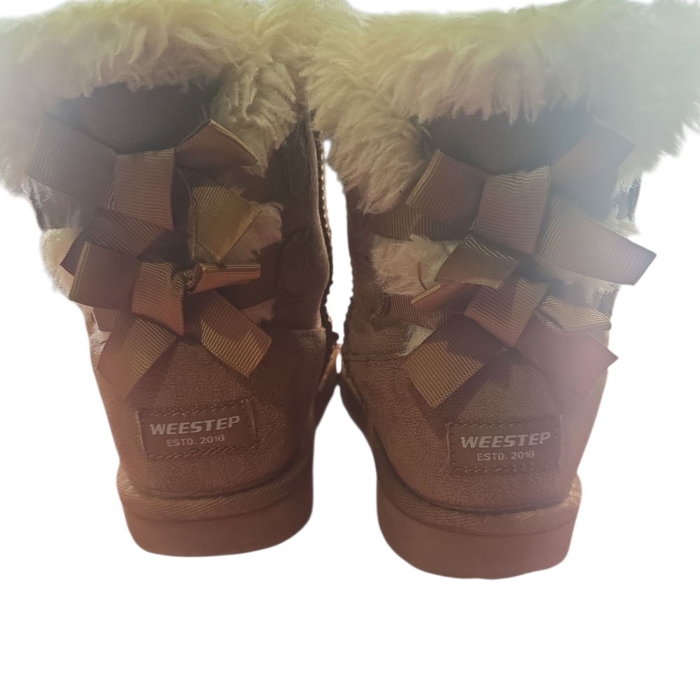 Cozy Brown Boots with Cream Fur Lining - Picture 3 of 4